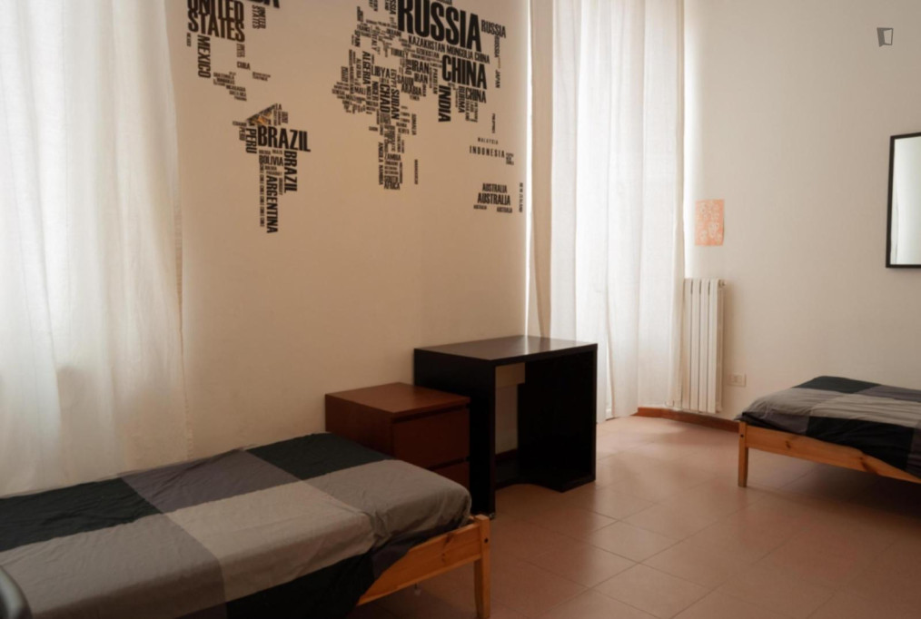 Comfortable twin bedroom, in a 2-bedroom flat near Famagosta metro - Milan - chambre - ImmoJeune