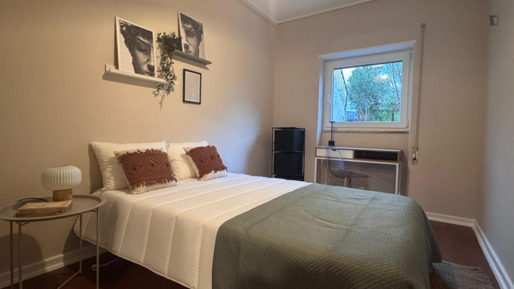 Astonishing Double Bedroom close to Cidade de Coimbra Stadium
