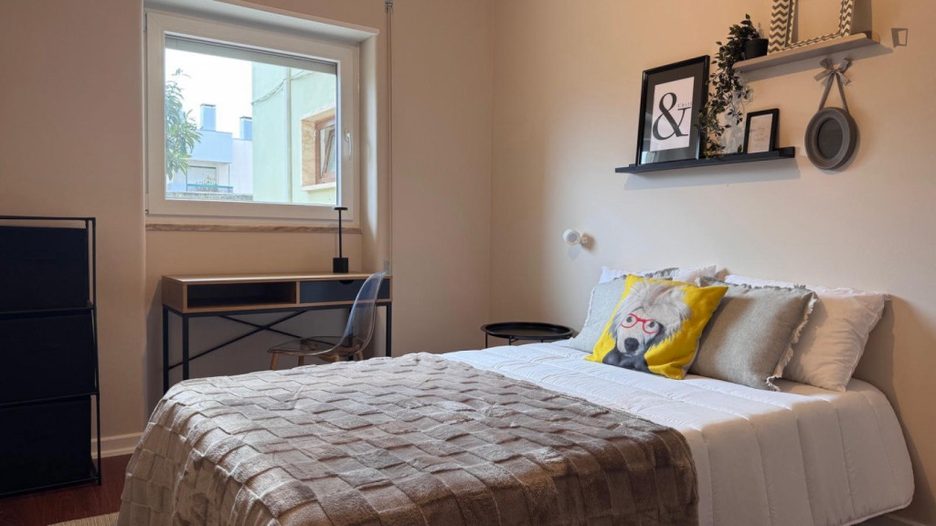 Adorable Double Bedroom close to Botanical Garden of the University of Coimbra - Coimbra - chambre - ImmoJeune