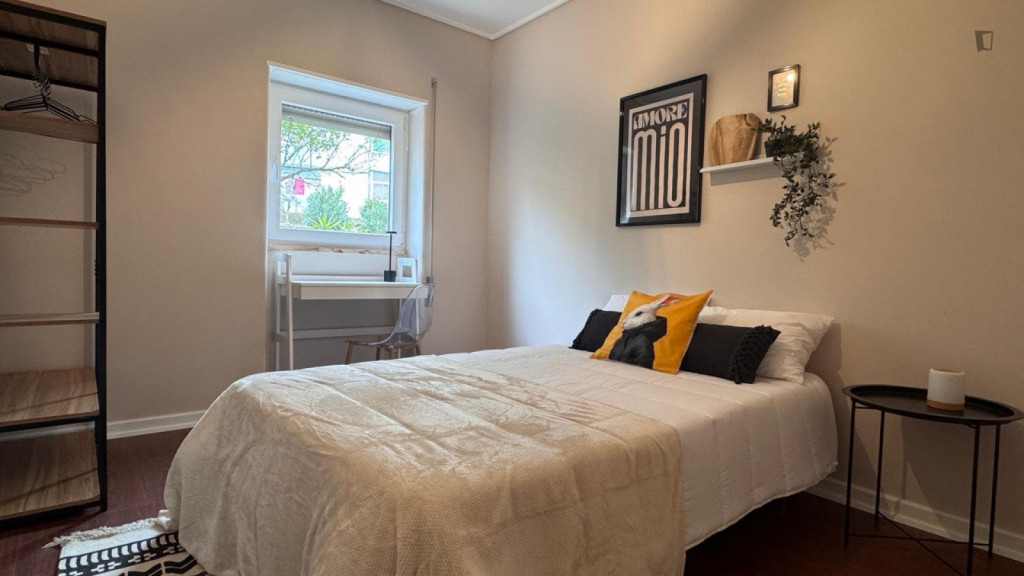 Alluring Double Bedroom close to University of Coimbra