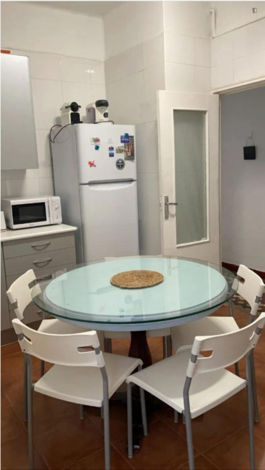 Bright, Charming, Central Room Perfect for International Students!