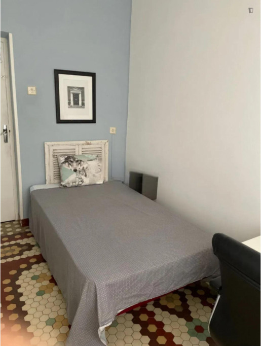 Bright, Charming, Central Room Perfect for International Students!