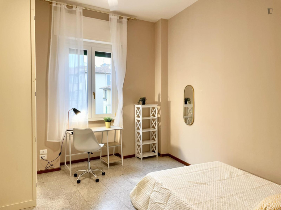 Superb double bedroom in Porta al Prato - Florence - chambre - ImmoJeune