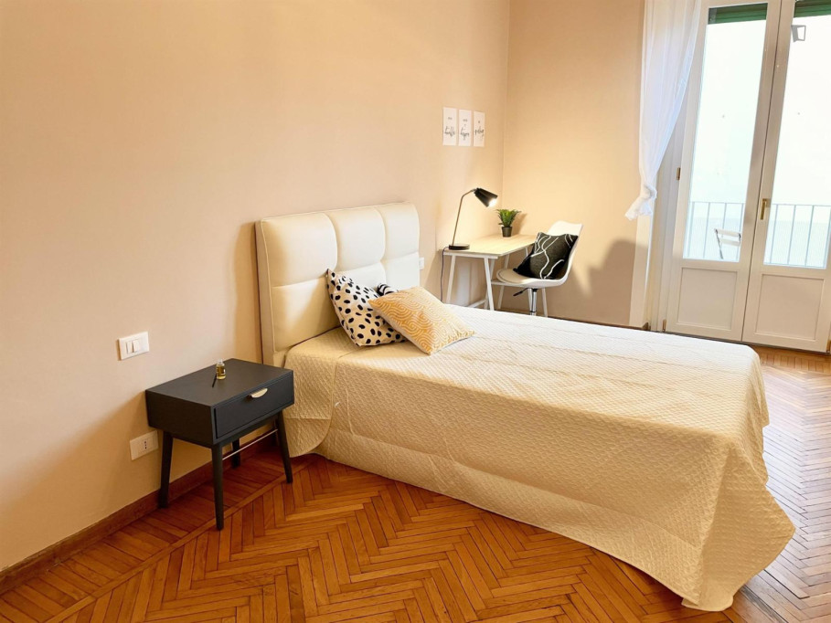 Elegant double bedroom in Porta al Prato - Florence - chambre - ImmoJeune