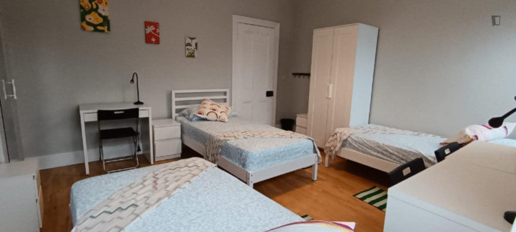 Bed in a triple bedroom, in Glasnevin - Dublin - chambre - ImmoJeune