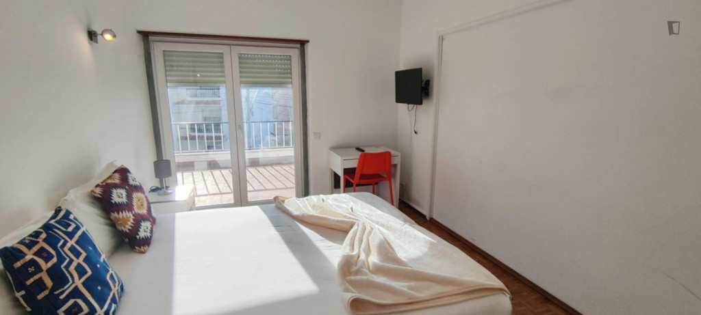 Shinning Double Bedroom with a balcony close to Parede Beach