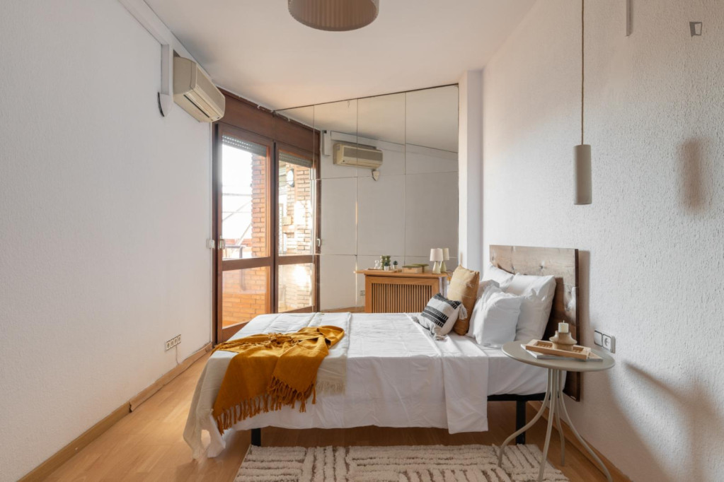 Brilliant double bedroom in Dreta de l'Eixample - Valence - chambre - ImmoJeune