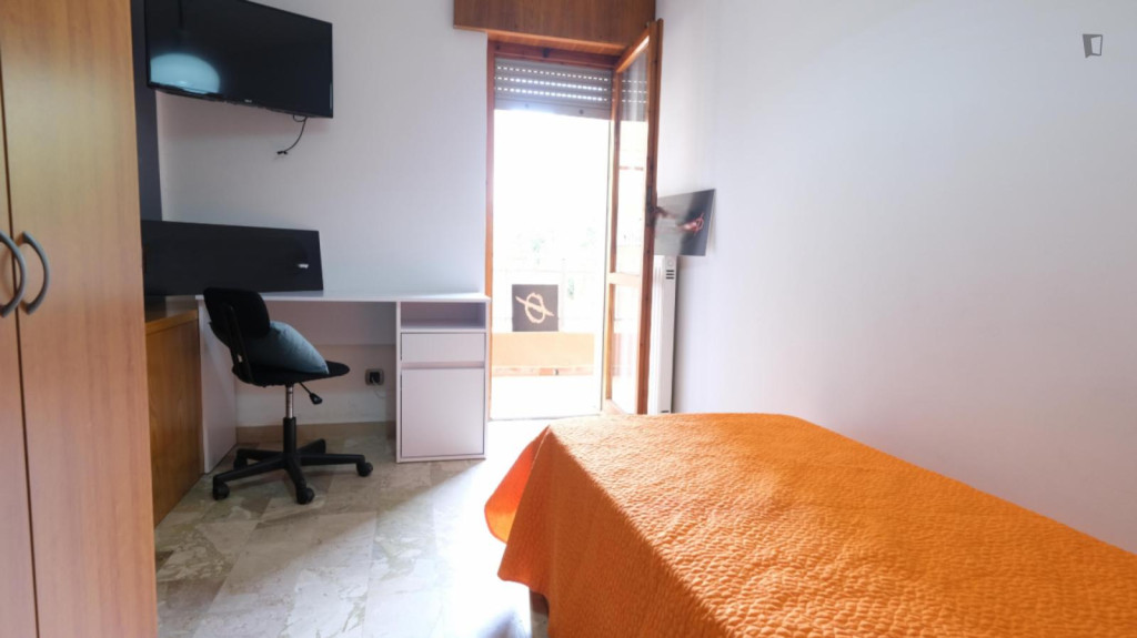Pleasant single bedroom near Orti di San Pietro park - Sassari - chambre - ImmoJeune