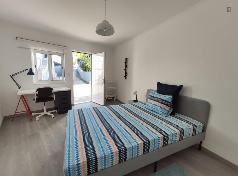 Double bedroom- Nova BSE Carcavelos - Room 11 - Lisbonne - chambre - ImmoJeune