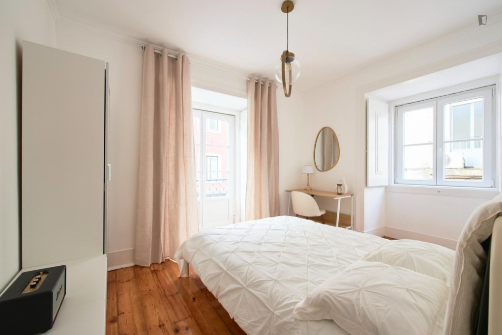 Great looking single bedroom