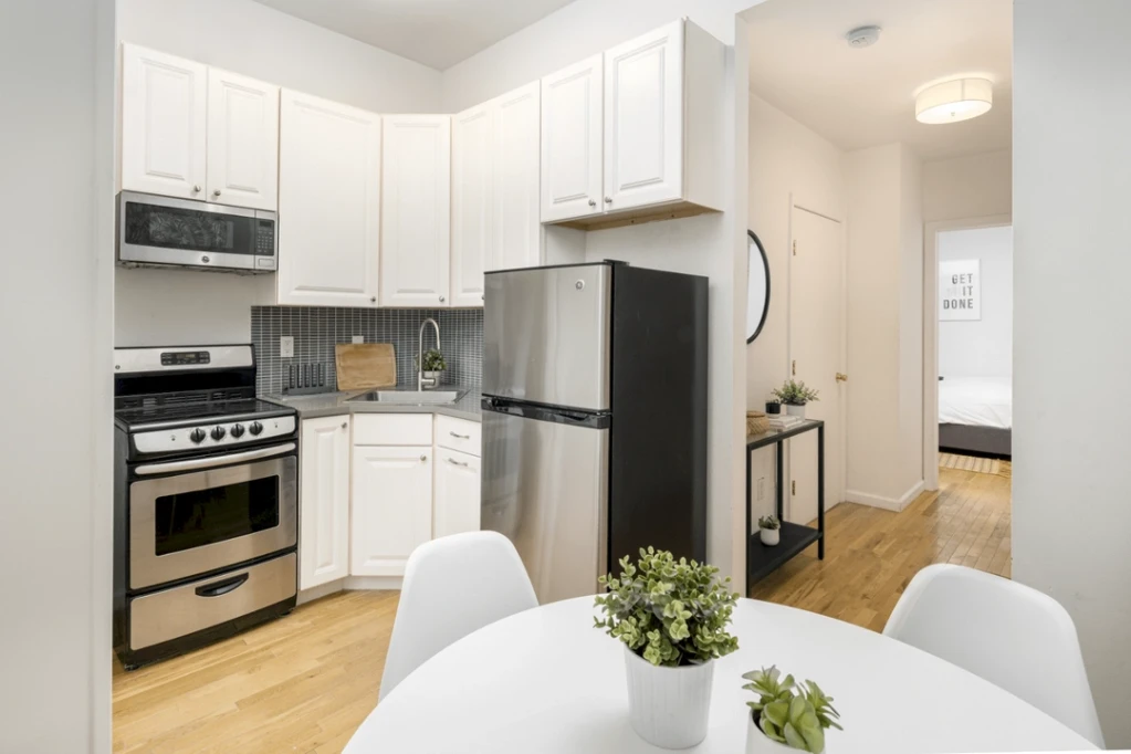 Sutton Place - E 59th St #369
