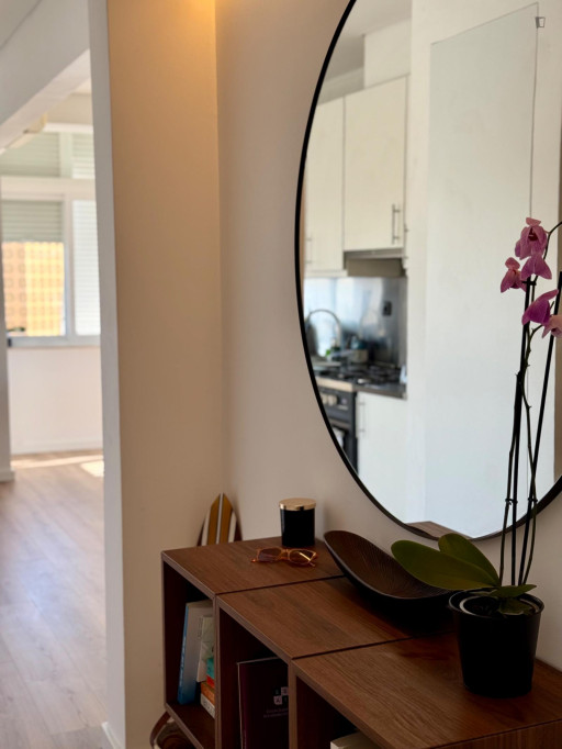 Sunny 1-bedroom apartment in Amadora