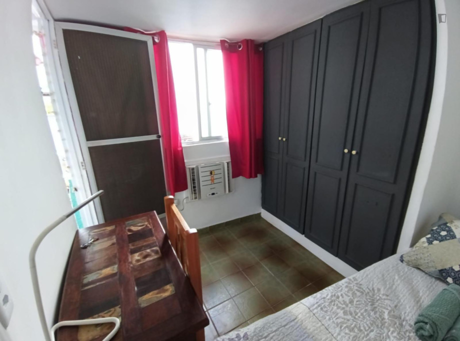 Cozy Single Bedroom close to Copacabana Beach - Rio de Janeiro - chambre - ImmoJeune
