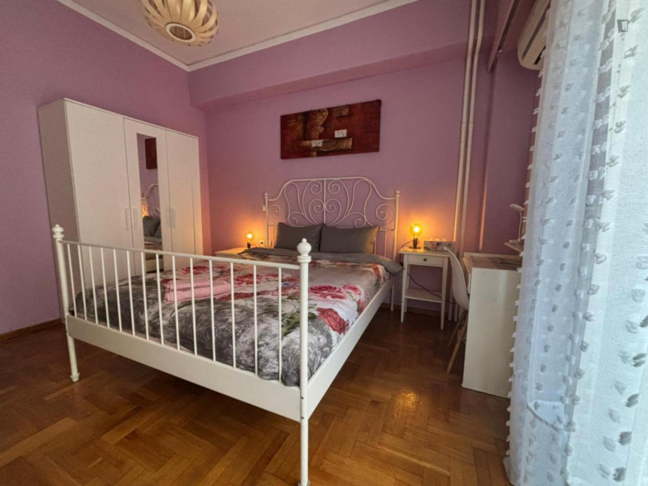 Lovely Double Bedroom with a balcony close to Athens University of Economics and Business
