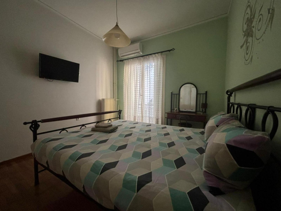 Fascinating Double Bedroom with a balcony close to University of Economics and Business
