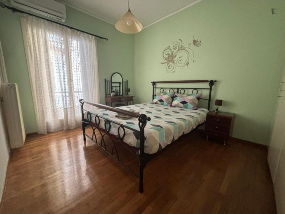 Fascinating Double Bedroom with a balcony close to University of Economics and Business