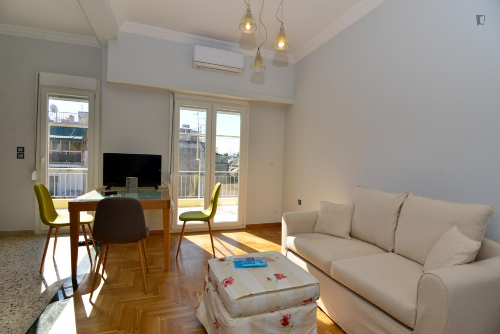 Bright 1 bedroom apartment near Aghios Nikolaos metro station - Athens - chambre - ImmoJeune