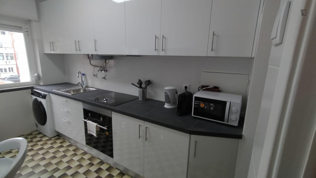 Single bedroom next to Nova SBE -ABAR2X1