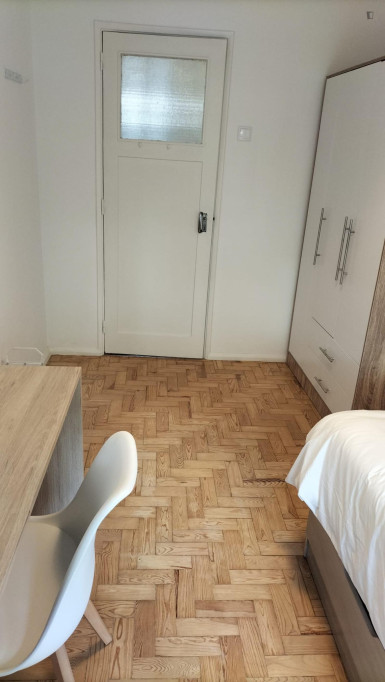 Single bedroom next to Nova SBE -ABAR2X1