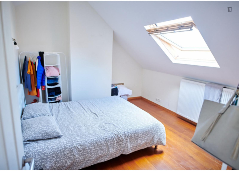 Inspiring Double Bedroom close to Uccle- / Ukkel-Stalle Train Station - Bruxelles - chambre - ImmoJeune