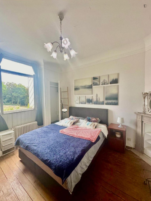Irresistible Double Bedroom close to Mouterij Train Station - Bruxelles - chambre - ImmoJeune