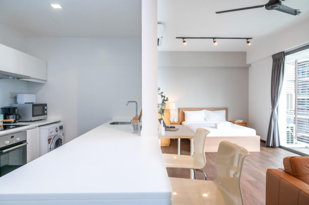 Large and bright studio near Nanyang Technological University 