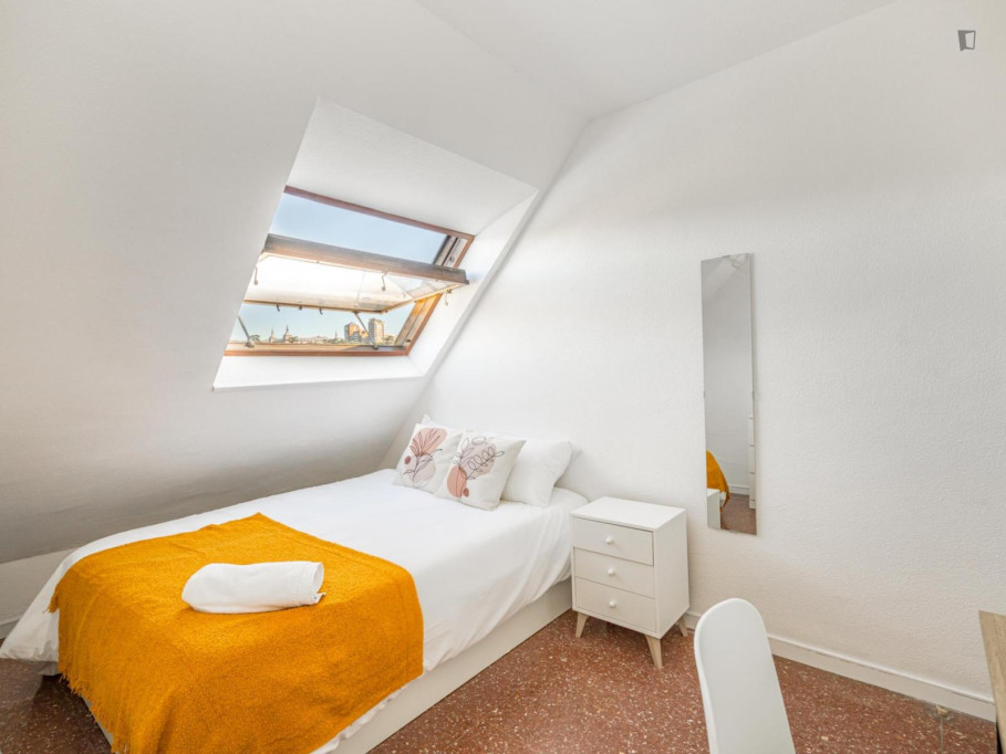 Splendid double bedroom in Casa deCampo - Madrid - chambre - ImmoJeune