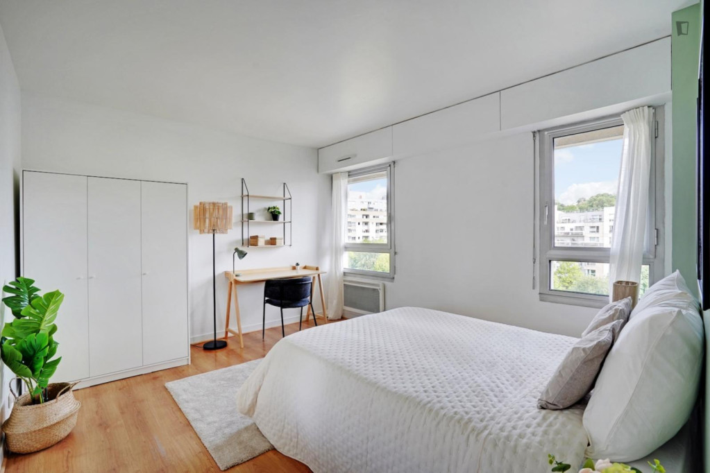 Move into this spacious 15 m² room – ISY01