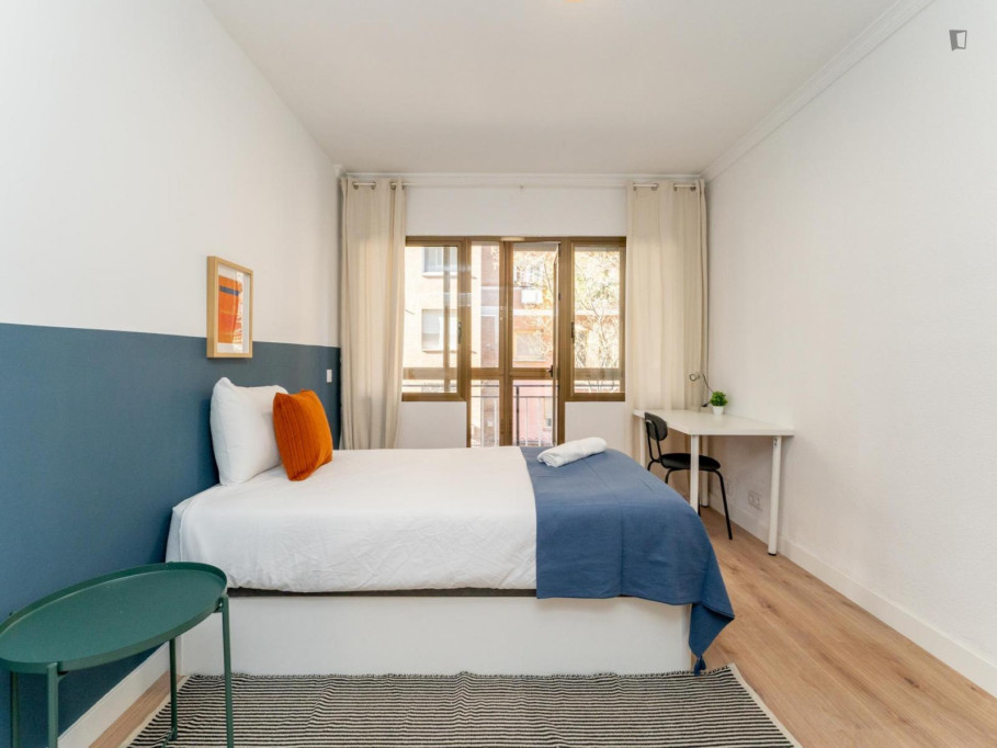 Luminous single bedroom with an enclosed balcony, in Acacias - Madrid - chambre - ImmoJeune
