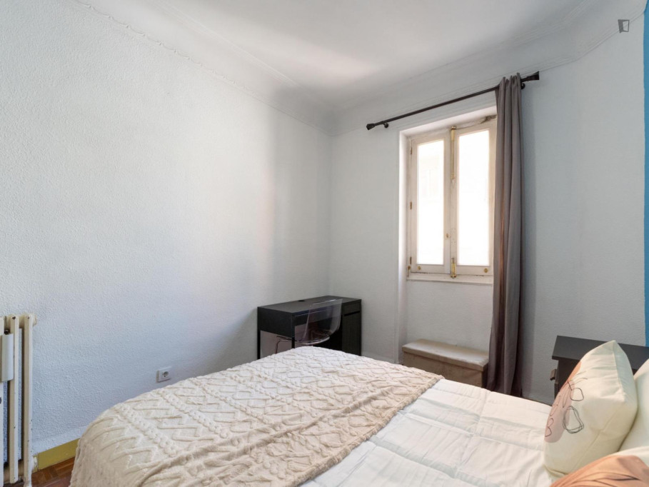Bright double bedroom in Chamberí - Madrid - chambre - ImmoJeune