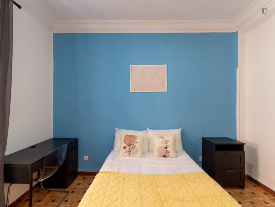 Bright double bedroom near Quevedo metro station - Madrid - chambre - ImmoJeune