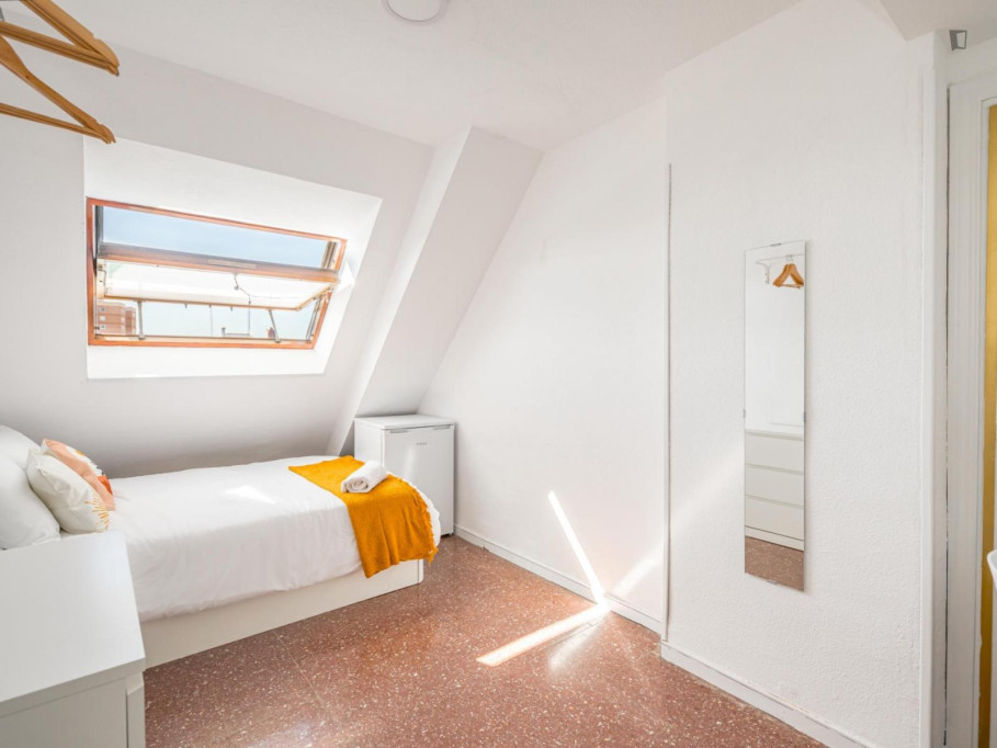 Bright double bedroom in Casa de Campo - Madrid - chambre - ImmoJeune