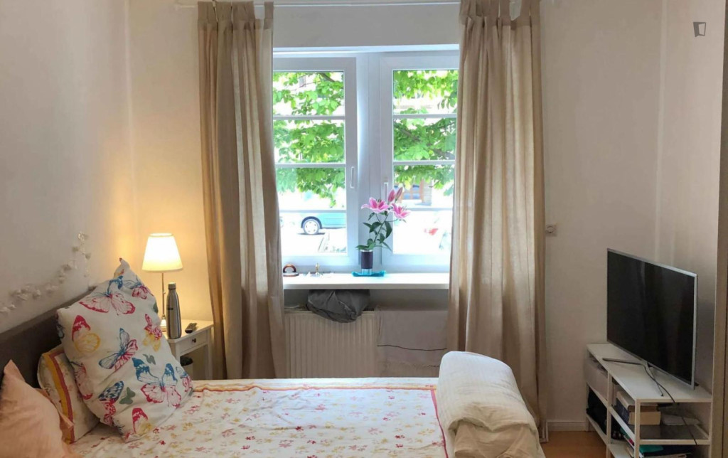 Nice single bedroom in the Stuttgart-West district - Stuttgart - chambre - ImmoJeune