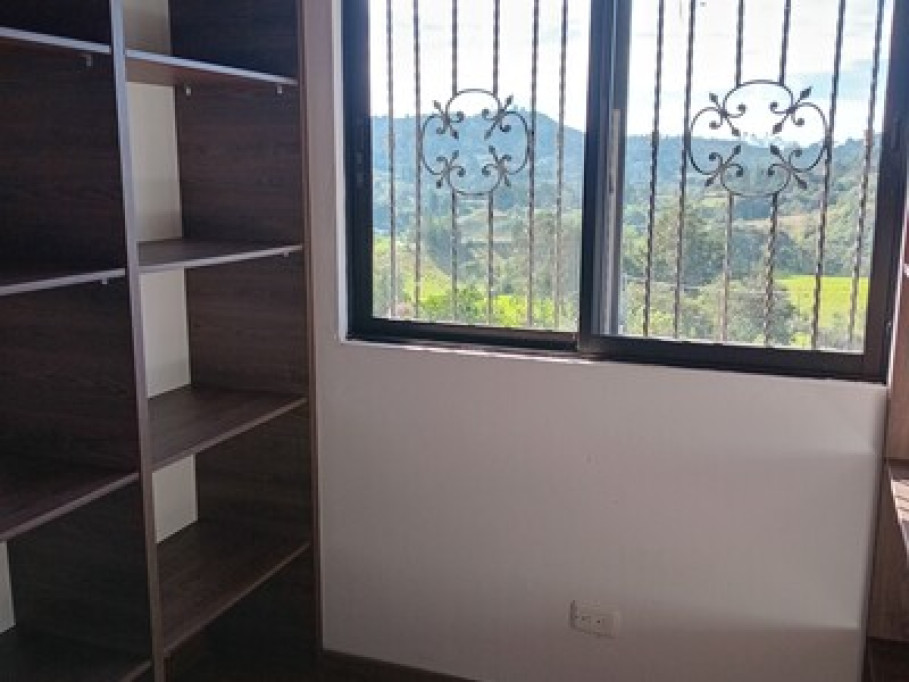 Master bedroom/private bath&floor