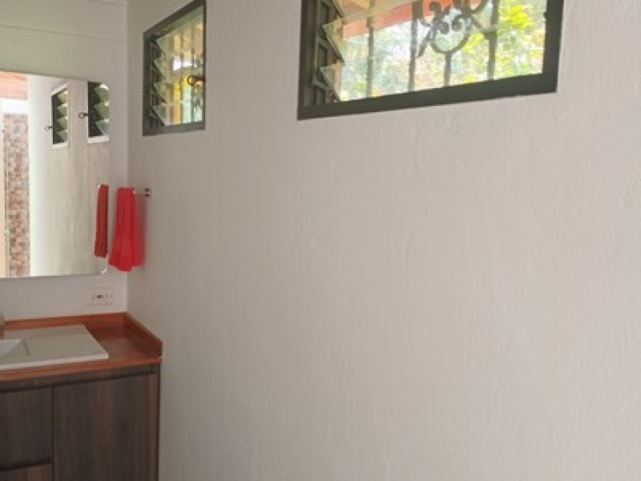 Master bedroom/private bath&floor