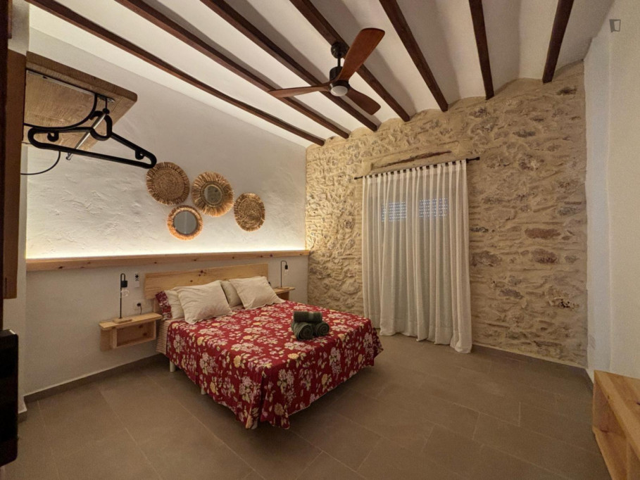 Very comfy double bedroom in La Font d'En Carròs - Valence - chambre - ImmoJeune