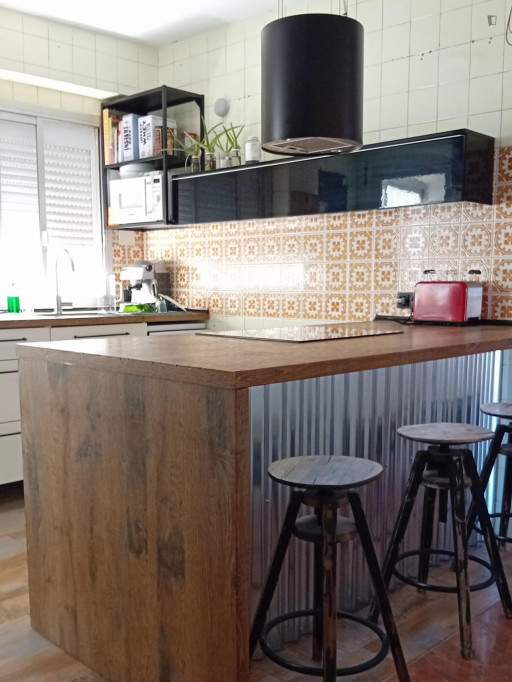 Inviting single bedroom with a balcony, in Pla del Bon Repòs