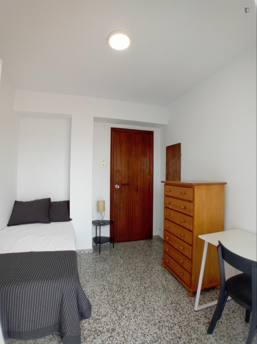 Inviting single bedroom with a balcony, in Pla del Bon Repòs