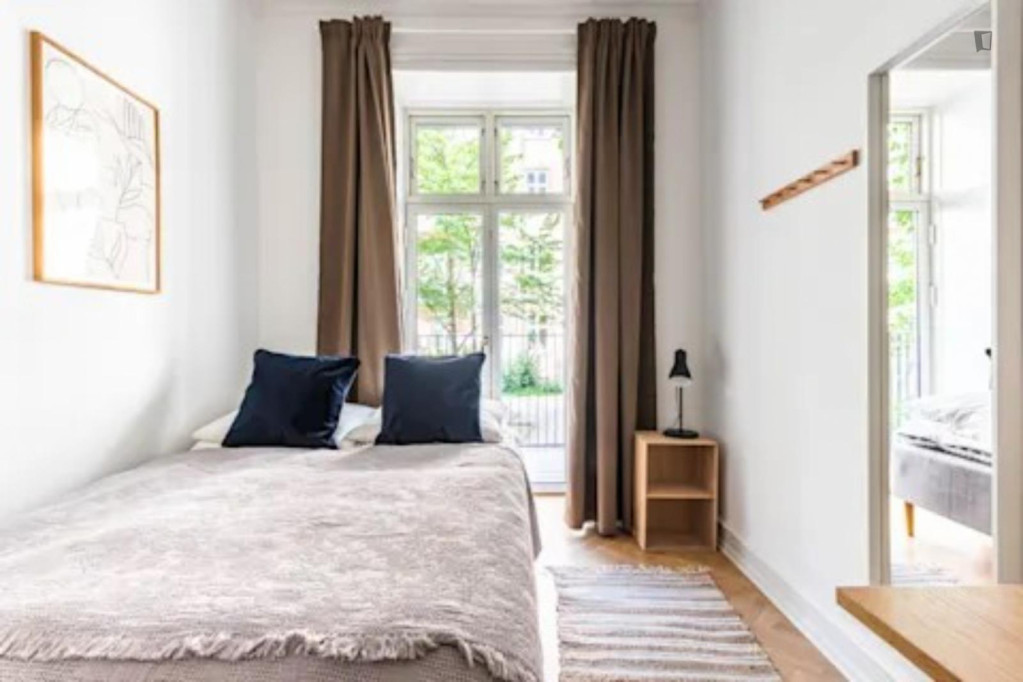 Pleasant single bedroom with balcony in well-connected Østerbro - Copenhagen - chambre - ImmoJeune
