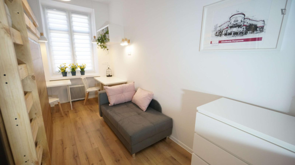 Lovely single bedroom in shared flat near the Politechnika Łódzka