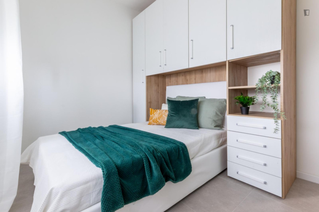 Cozy Bedroom in Modern Apartment near M1 Lampugnano - Milan - chambre - ImmoJeune