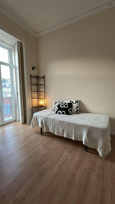 Lovely bedroom next to Museu da Marioneta - Lisbonne - chambre - ImmoJeune