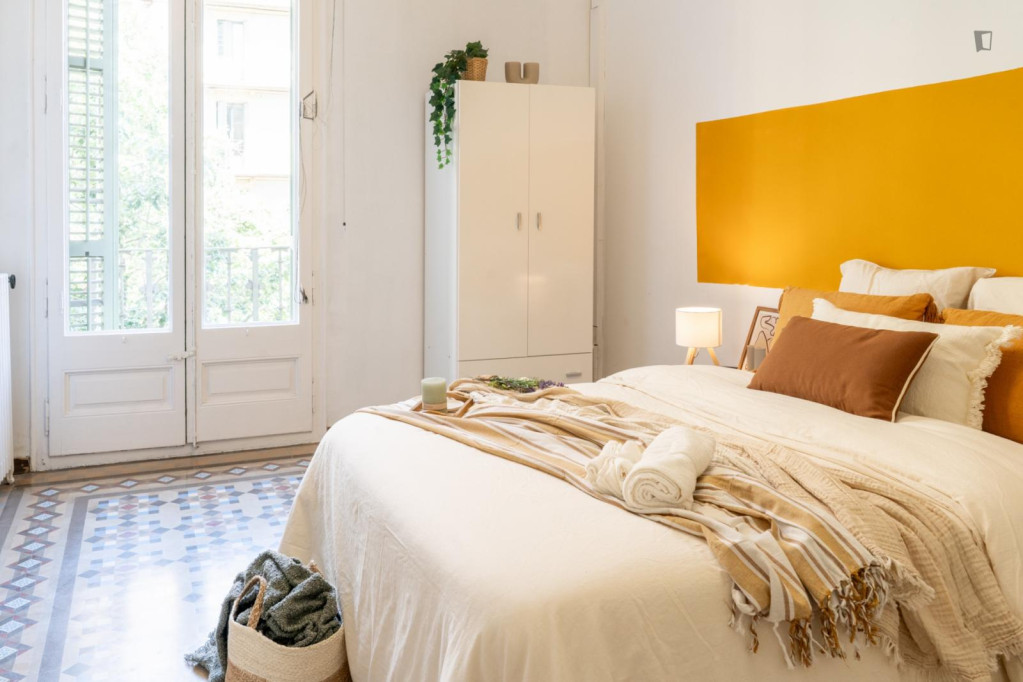 Colourful double bedroom in Dreta de L'Eixample - Barcelone - chambre - ImmoJeune