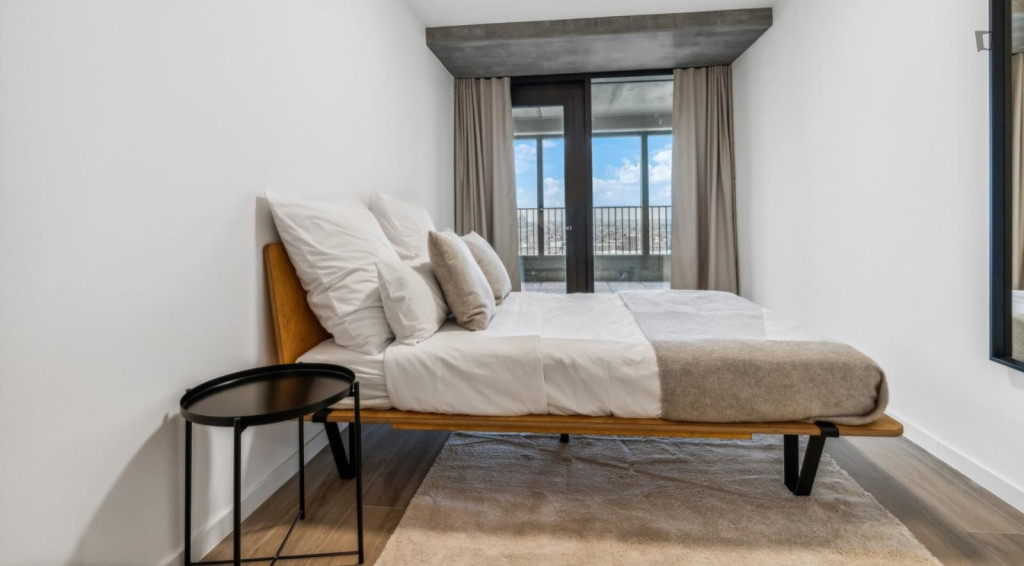 Cool double bedroom in modern shared flat in Brussels North - Bruxelles - chambre - ImmoJeune