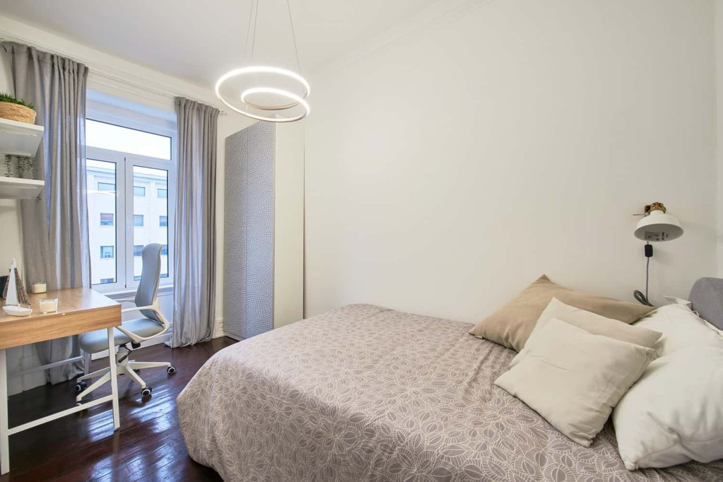 Room 1 - 88. R.Gomes Freire 191 3