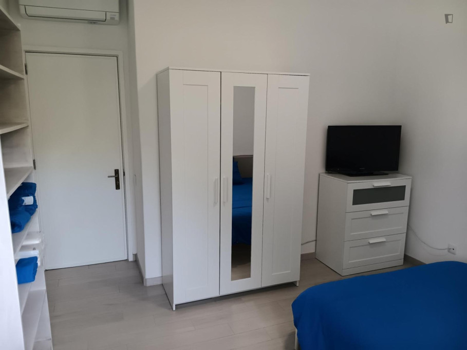 Exclusive Double Bedroom close to Nova School of Business and Economics