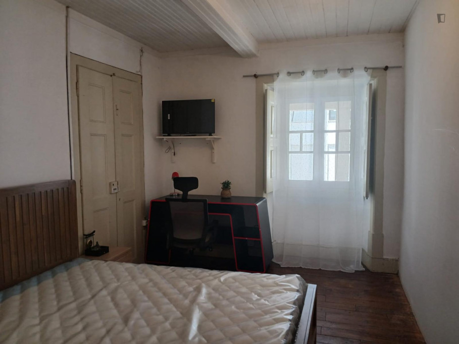 Inviting bedroom in Celas area - Coimbra - chambre - ImmoJeune