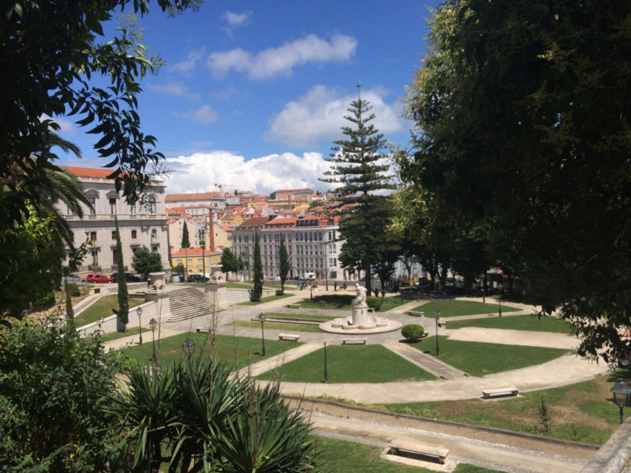 Comfy 1-bedroom apartment in Estrela