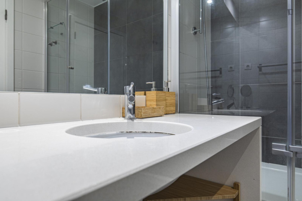 Large and modern 2-bedroom apartment in Martim Moniz
