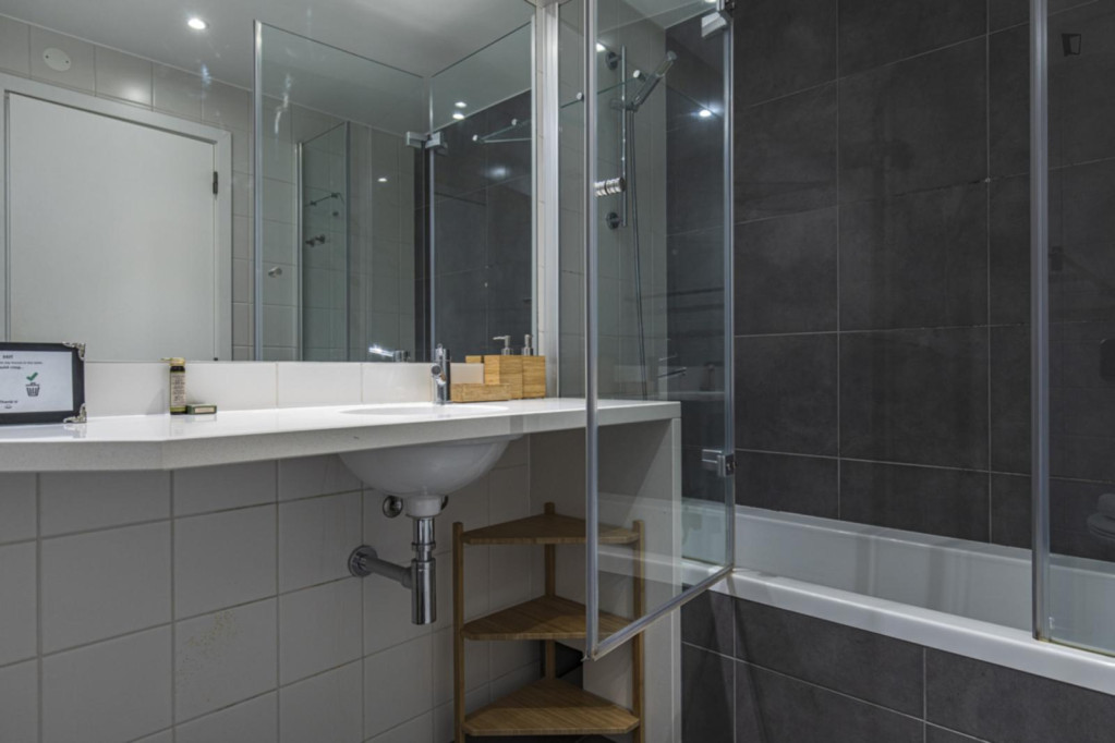Large and modern 2-bedroom apartment in Martim Moniz